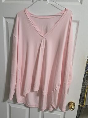 Lululemon Back In ActionLight V-Neck